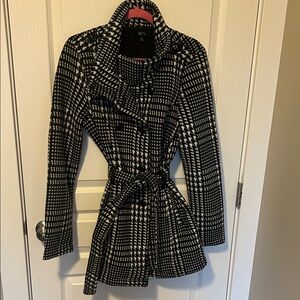 BCX Black and White Houndstooth Belted Trench Coat